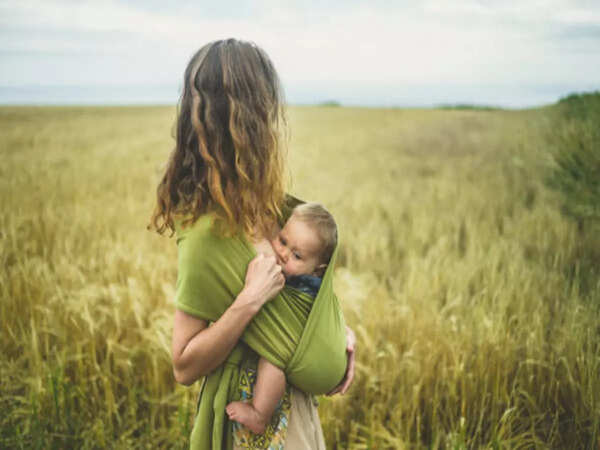 Know about the breastfeeding position and techniques