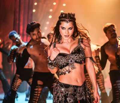 Bhoomi song Trippy Trippy: Bollywood bombshell Sunny Leone sizzles in the item number