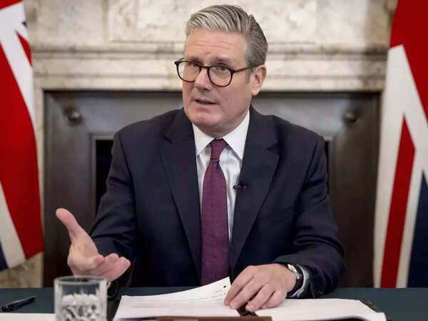 Did Starmer impose a curfew in the UK? No, it's just a fake TikTok video