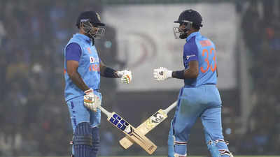IND vs NZ Highlights: India beat New Zealand by 6 wickets to level the series 1-1