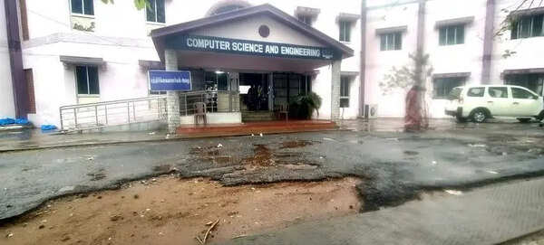 Government Engineering College at Karuppur devoid of basic amenities