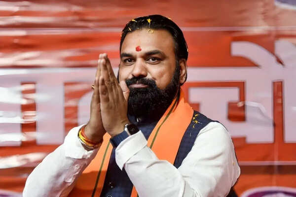 Clear file in 30 days or get suspended, CM to officials