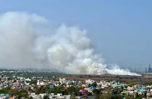 Smoke engulfs Kodungaiyur as authorities ignore alerts