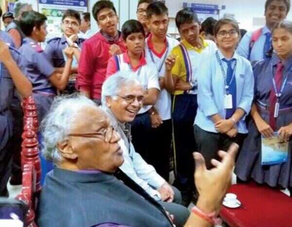 Dump lithium batteries, sodium ones best: CNR Rao