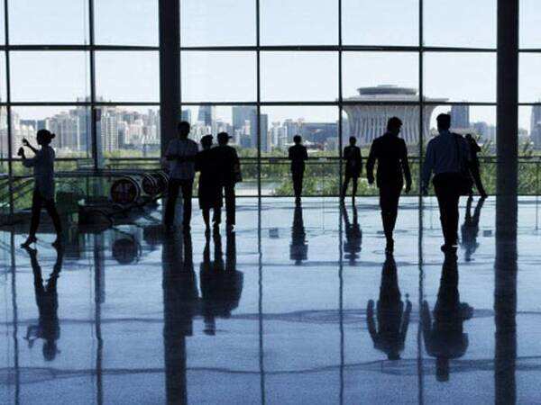 CEO pay hikes get leaner as slump makes companies sweat