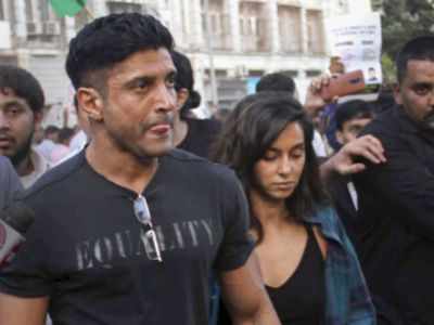 Lawyer complains against Farhan Akhtar over his CAA tweet