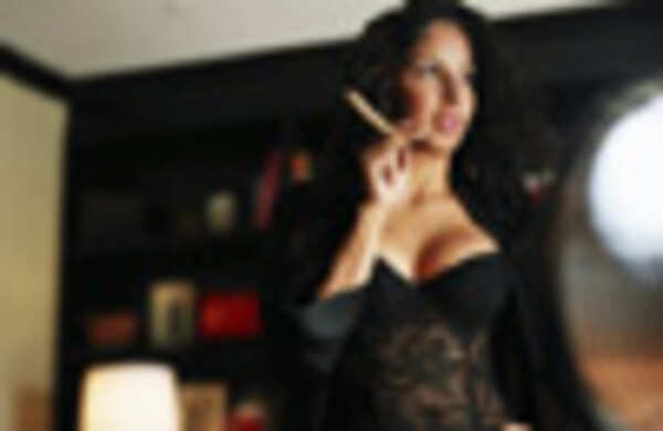Do smoking women look sexier?