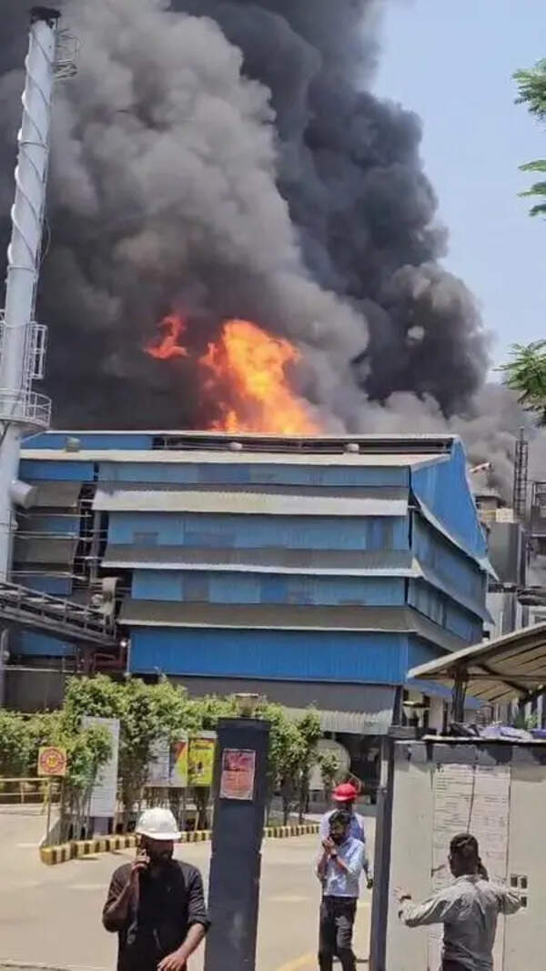 15 injured as blast rips through chemical unit in Bharuch