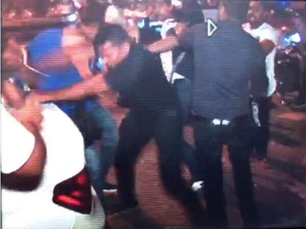 Restaurant bouncers beat up paparazzi for clicking pictures of Shilpa Shetty and Raj Kundra