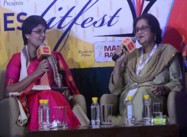 Namita Gokhale talks about her novel "<i>Things to Leave Behind</i>" at Times Lit Fest 2016