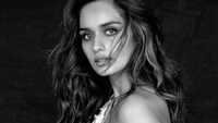 Manushi Chhillar to make her Bollywood debut opposite Akshay Kumar? 