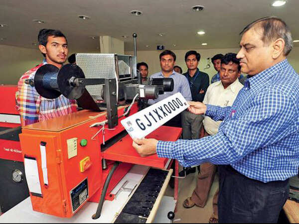 11th hour rush to fix HSRPs has lakhs of motorists in trouble