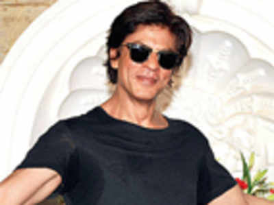 Will it be SRK or Devgn for Soodhu Kavvum in Hindi?