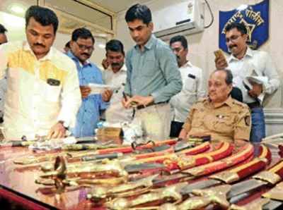 Maharashtra: Flipkart delivery partner couriers weapons in toy parcels in Aurangabad; 6 arrested
