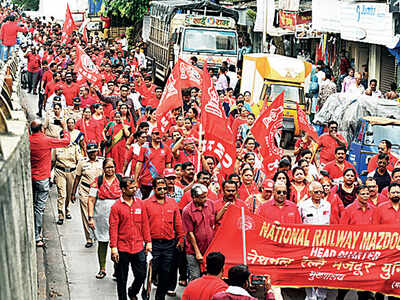 Railway unions protest against privatisation plans