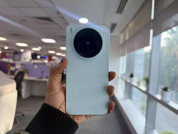 Vivo X300 review: Proof that a non-Pro phone can still feel flagship