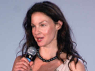 Ashley Judd reveals she was sexually harassed