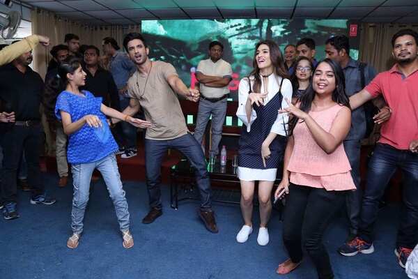 Kriti and Sushant shake a leg with Indore students