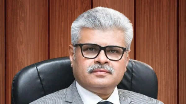 Ex-Chief Justice TS Sivagnanam resigns from SIR tribunal, says it will take four years to clear Kolkata appeals