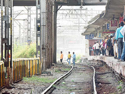 Central Railway’s drive against trespassing on tracks shows signs of success, ZERO deaths at Dadar station in 100 days