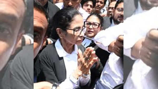 Video: Mamata Banerjee in lawyer’s gown faces sloganeering at Calcutta high court during post-poll violence case hearing