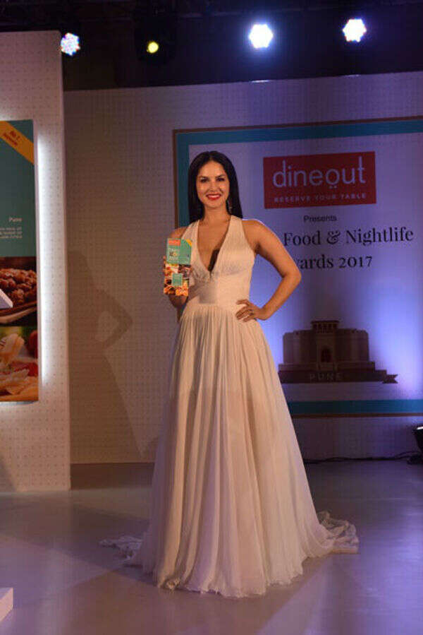 Sunny Leone celebrates the Food Oscars in Pune
