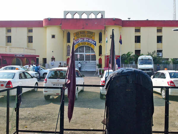 Women prisoners get a hang of English Vinglish