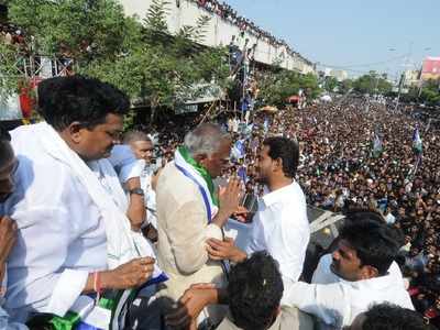 What’s wrong in taking KCR support for Andhra cause? Jagan asks Chandrababu