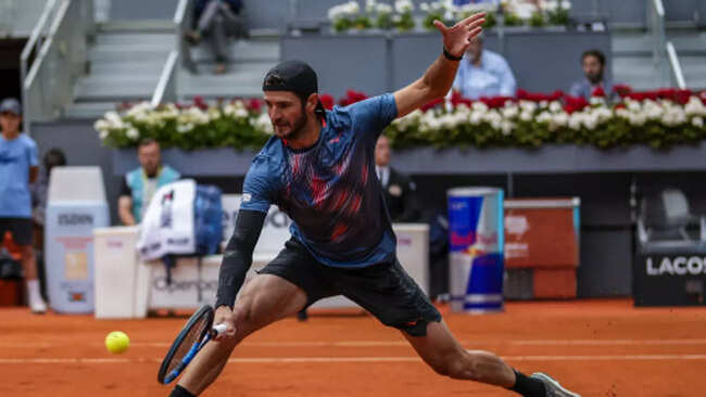 Italian qualifier Vavassori wins five-hour 10-minute French Open epic
