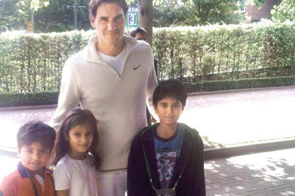 Raveena Tandon's kids meet Roger Federe