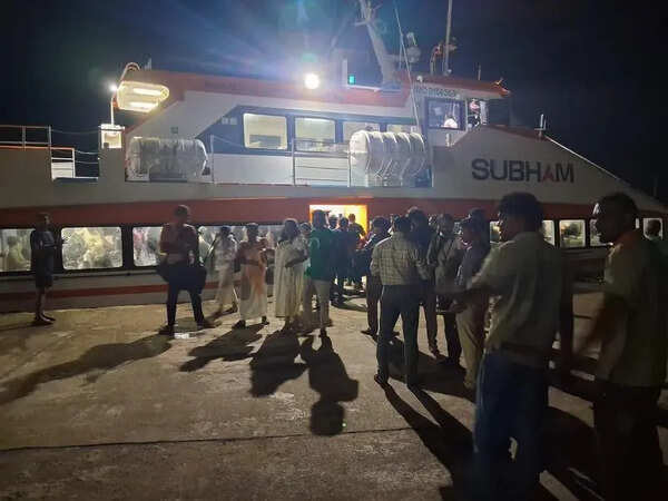 Lanka ferry hits snag near Nagai, 142 passengers stranded at sea for 4 hours