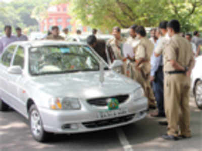Officials slammed for checking VVIP cars