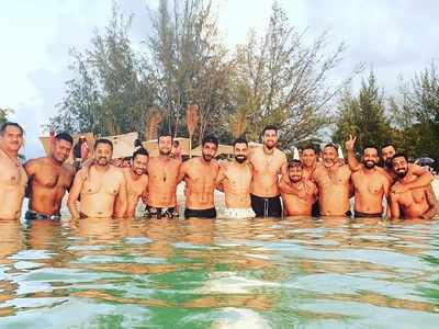 Virat Kohli, Rohit Sharma and other players enjoy at beach before Test series vs Windies