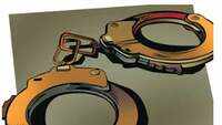 Delhi: Bootlegger's wife, mother attack policeman, arrested 