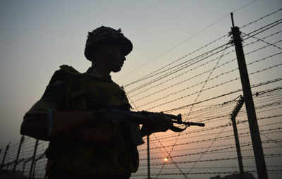 Pakistan again violates ceasefire, shells Rajouri
