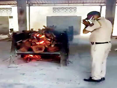 COPS TURN UNDERTAKERS FOR UNCLAIMED BODIES COPS TURN UNDERTAKERS FOR UNCLAIMED BODIES