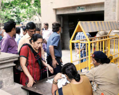 4 men sneak into BMC HQ with guns and bombs