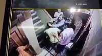 Mumbai: Woman fights chain snatcher in building lift, residents caught him 