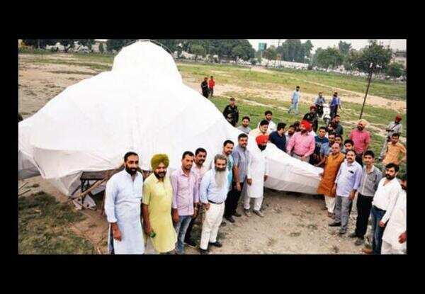 Congress, SAD men clash over Badal effigy in Ludhiana