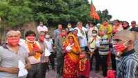 Families travel to Haridwar from Jaipur carrying ashes of those who dies in lockdown 