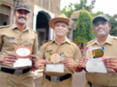 B’day morale-boost for constables from the commissioner