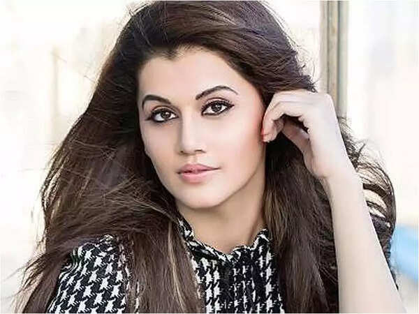<b>Taapsee bowled over by love proposal</b>