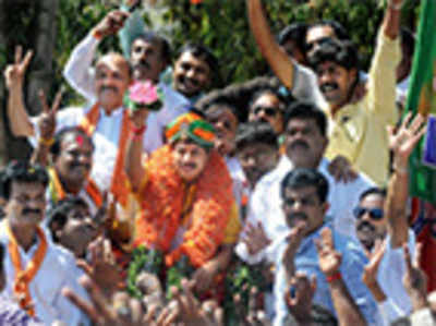 Results of by-polls bring worries to Cong, BJP