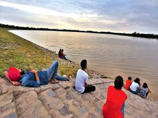 Cloudy sky & thunder likely Tuesday: Met department