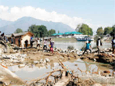 Rising water levels in North Kashmir worrying: Omar