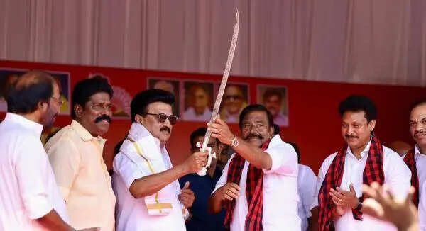 Stalin gives silent treatment to Vijay