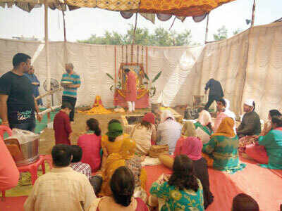 A havan in memory of their ‘home’ that was once heavenly