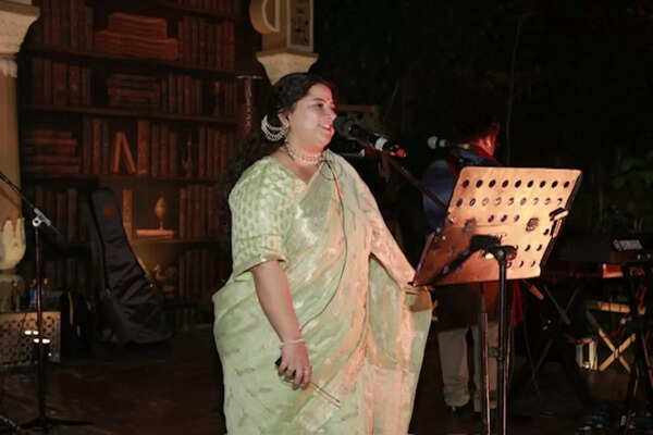 Ghazals, food, conversations: Pink City's gliterrati's evening out