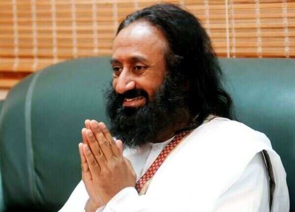 Sri Sri Ravi Shankar arrives in Guwahati, kindles hope for peace