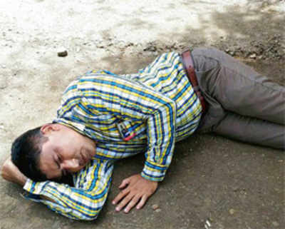 Drunk teacher passes out in ZP school, suspended